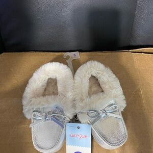Cat & Jack Silver and Cream Kids Slippers